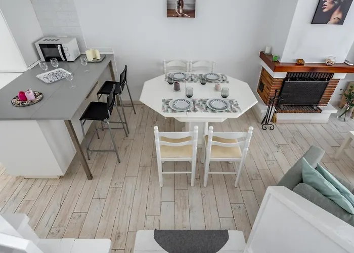 Cozy Terrace With Pool In Fuengirola By Costarentals - Ref 206
